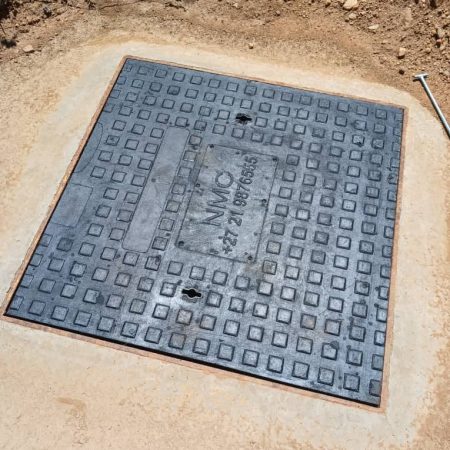 Polymer-Manhole-Cover-fitted